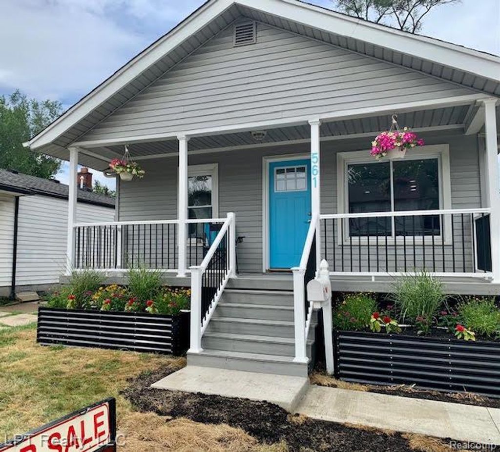561 E Jarvis Avenue, Hazel Park city