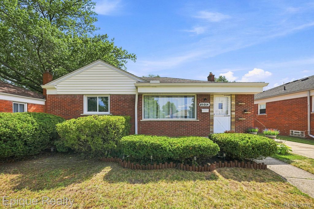 25916 Cubberness Street, St. Clair Shores city