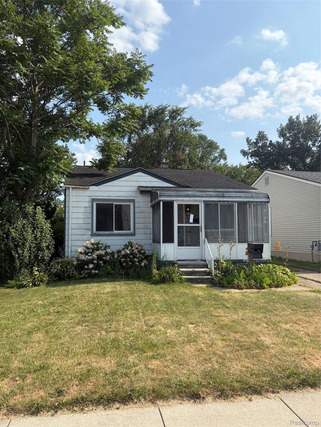 1746 E Goulson Avenue, Hazel Park city
