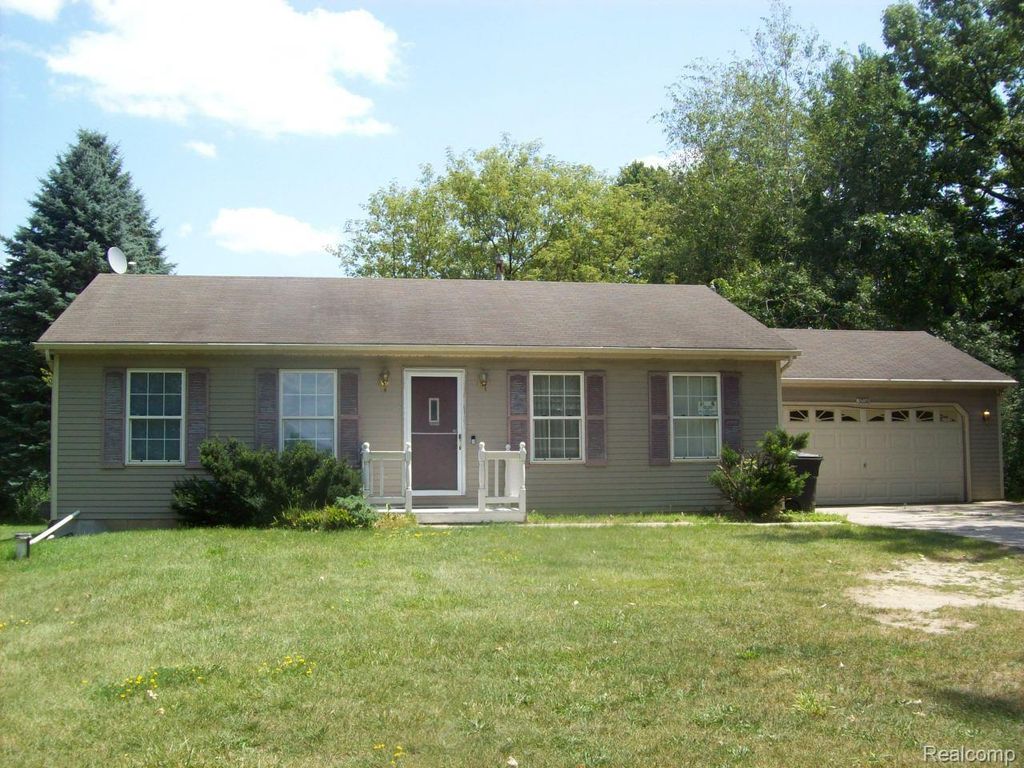 3030 Thomas Road, Oxford charter township