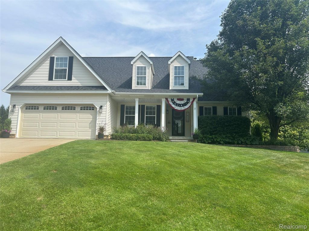 7410 Charles Court, Argentine township