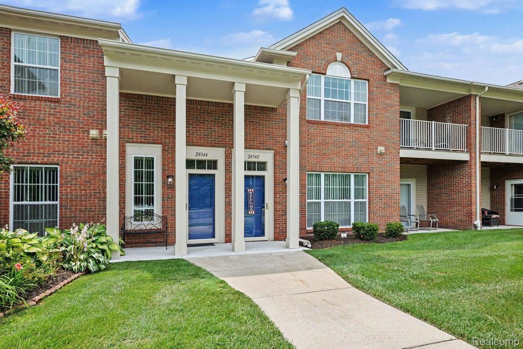 28344 Adler Park Drive S, Chesterfield township