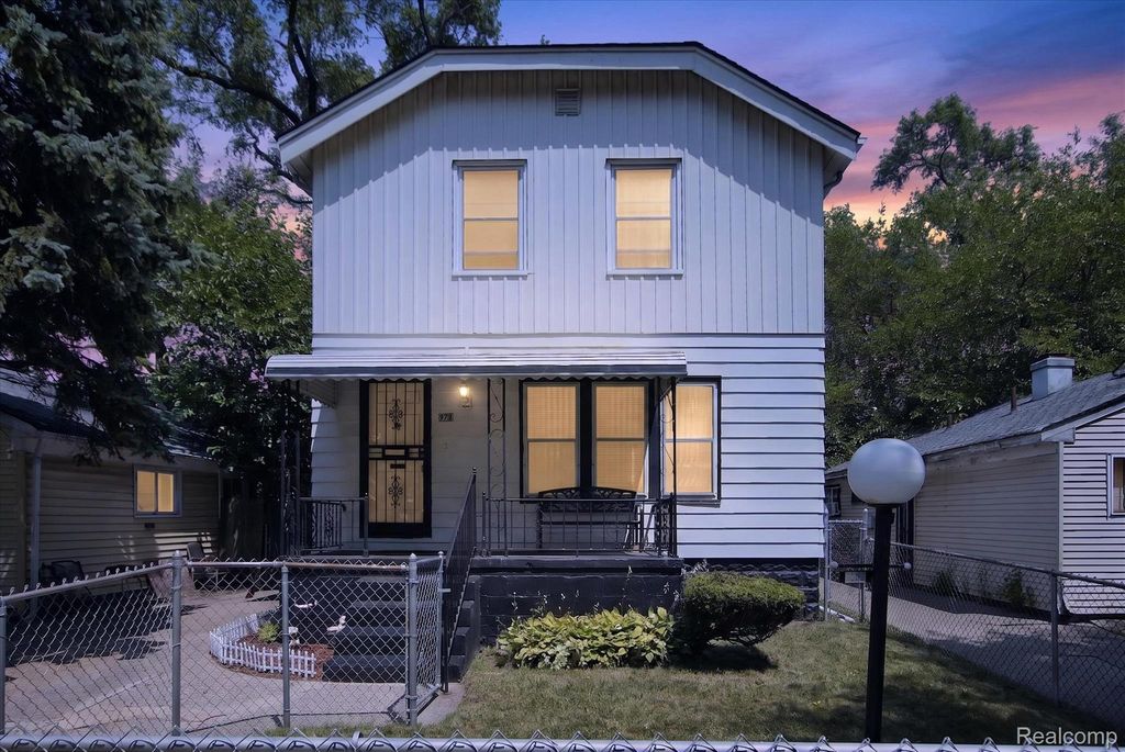 971 E Goldengate, Highland Park city