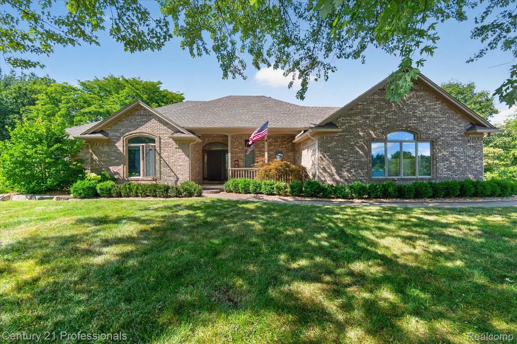 5675 36 Mile Road, Bruce township
