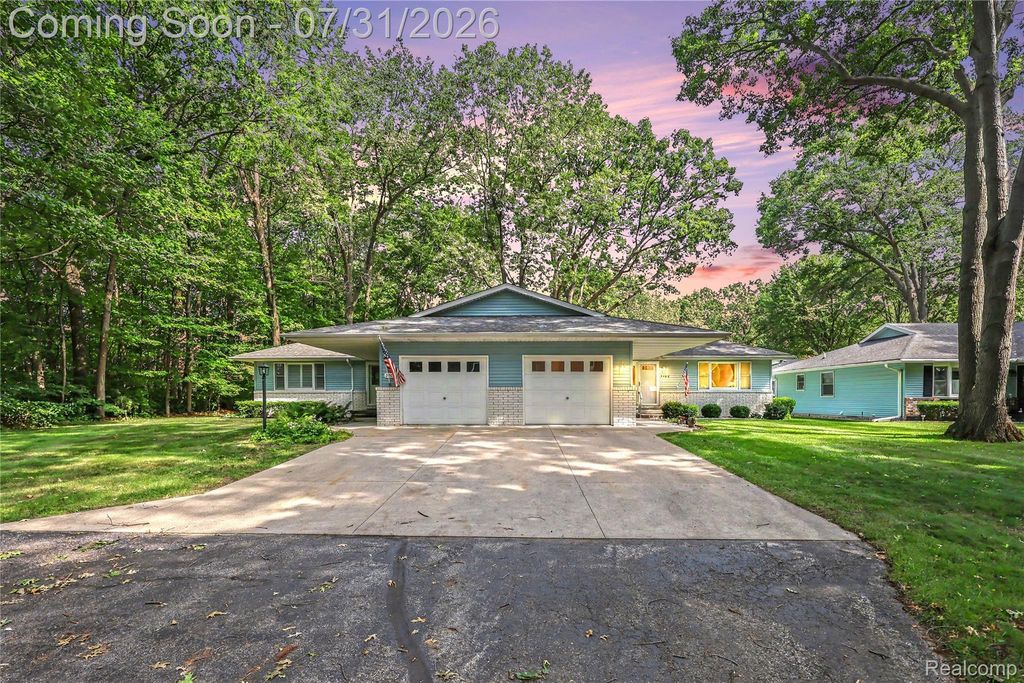 3965 Butternut Court, Port Huron