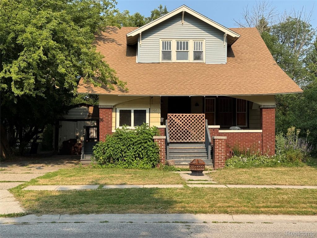 732 15th Street, Port Huron city
