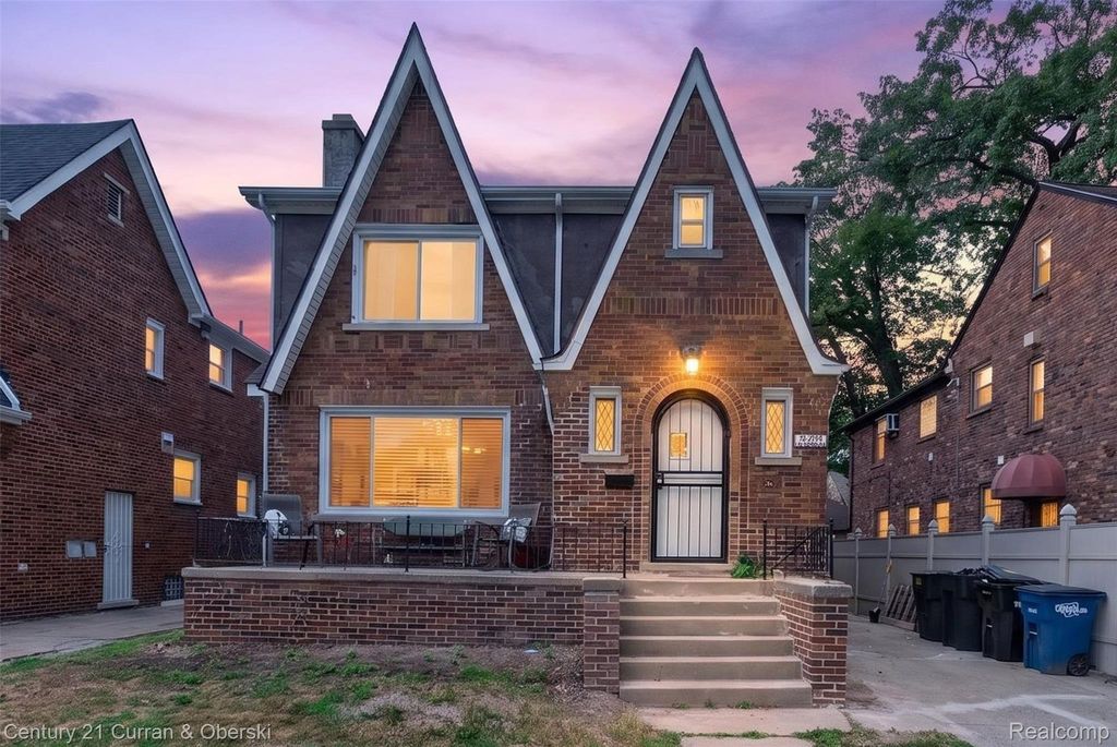 18019 Roselawn Street, Detroit city