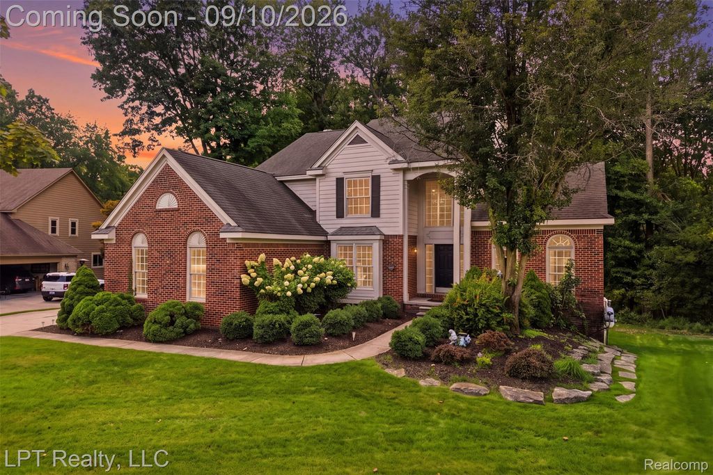 1419 Woodbridge Lane, Wixom city