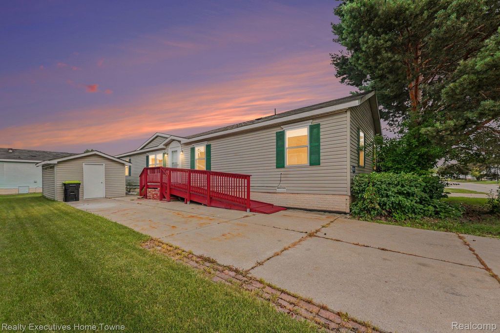 45713 Bonaventure Dr, Macomb township