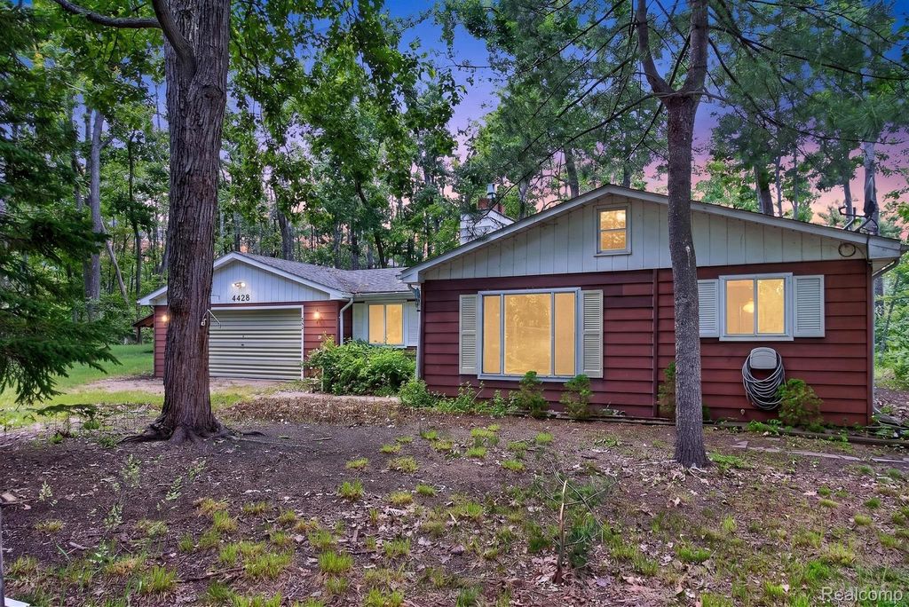 6744 Crystal, Charlton township