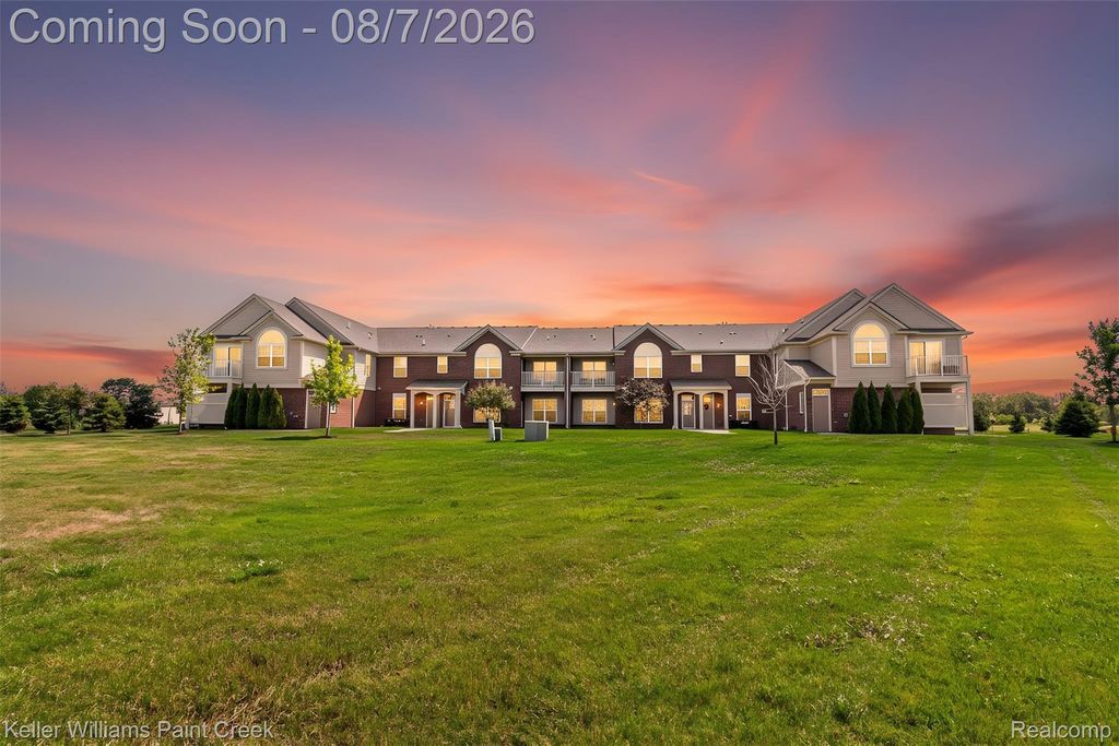 22137 Aberdeen Drive 99, Macomb township