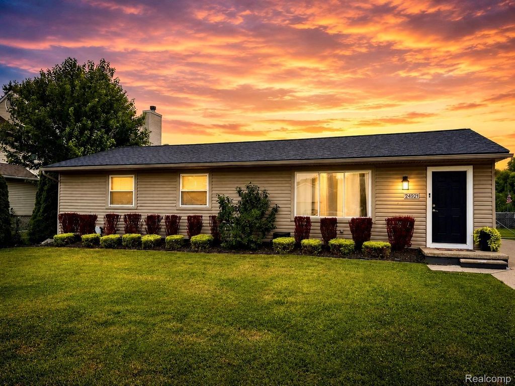 24921 Harrison Street, Harrison charter township