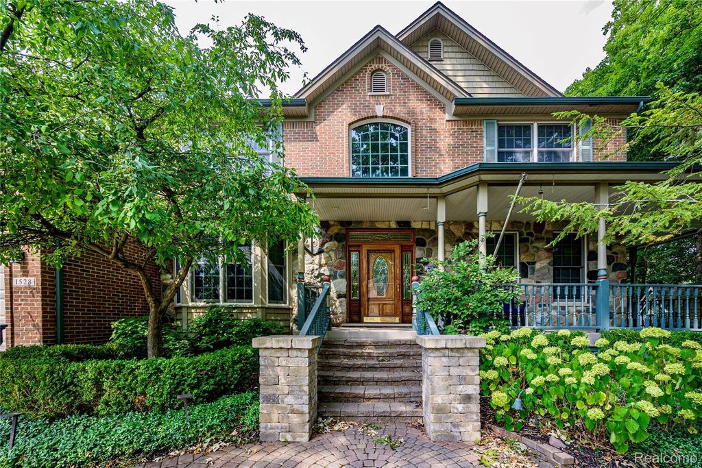 1528 Lawndale Drive, Royal Oak city