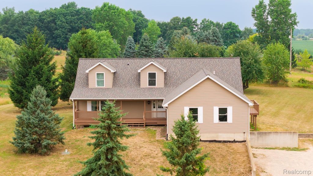 5795 E Centerline Road, Ovid township