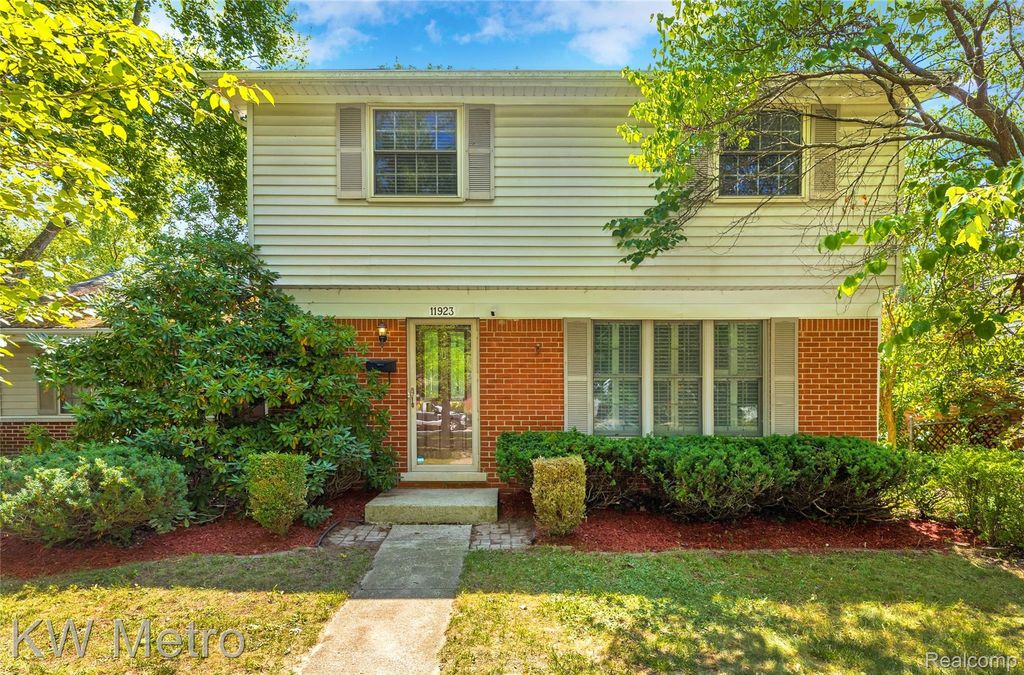 11923 Fairview Drive, Sterling Heights
