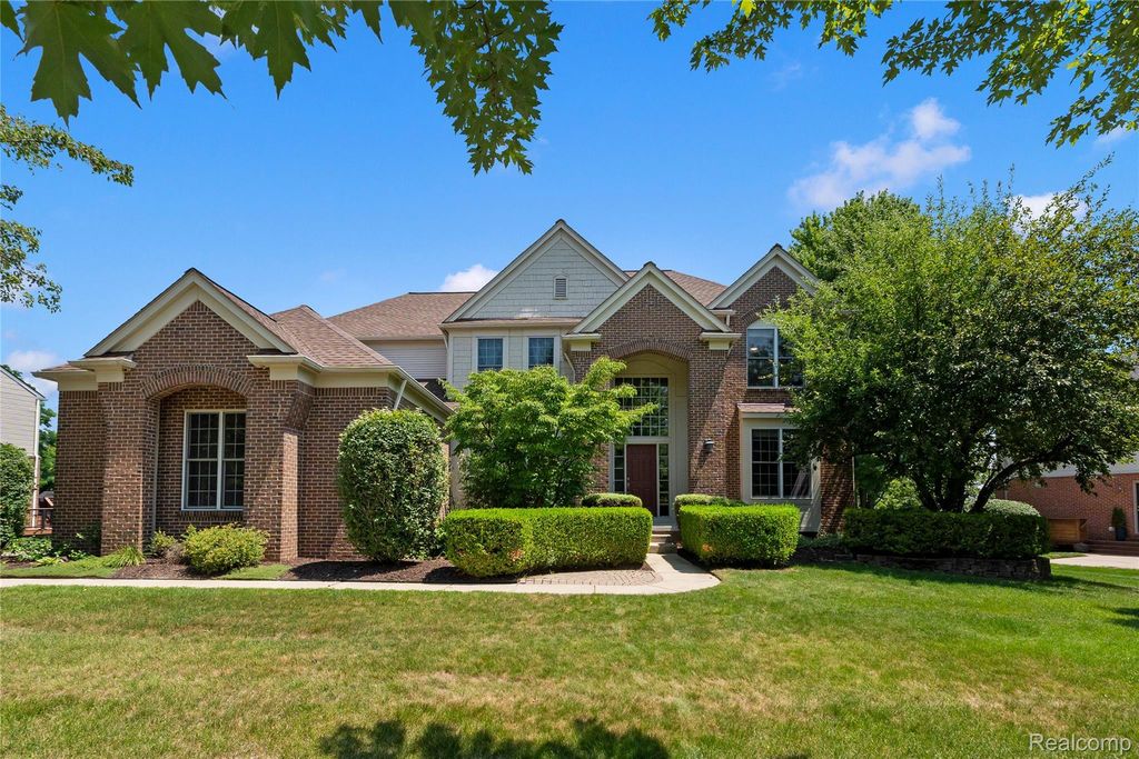 887 Loggers Circle, Rochester city
