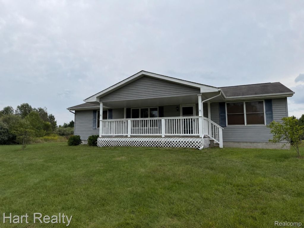 909 W Barnes Road, Watertown township
