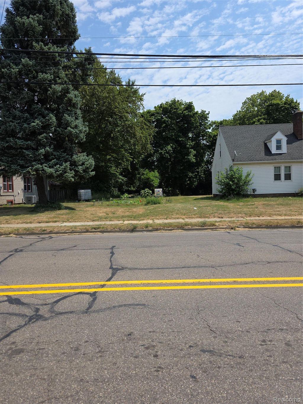 1045 Ontario Street, Lansing city