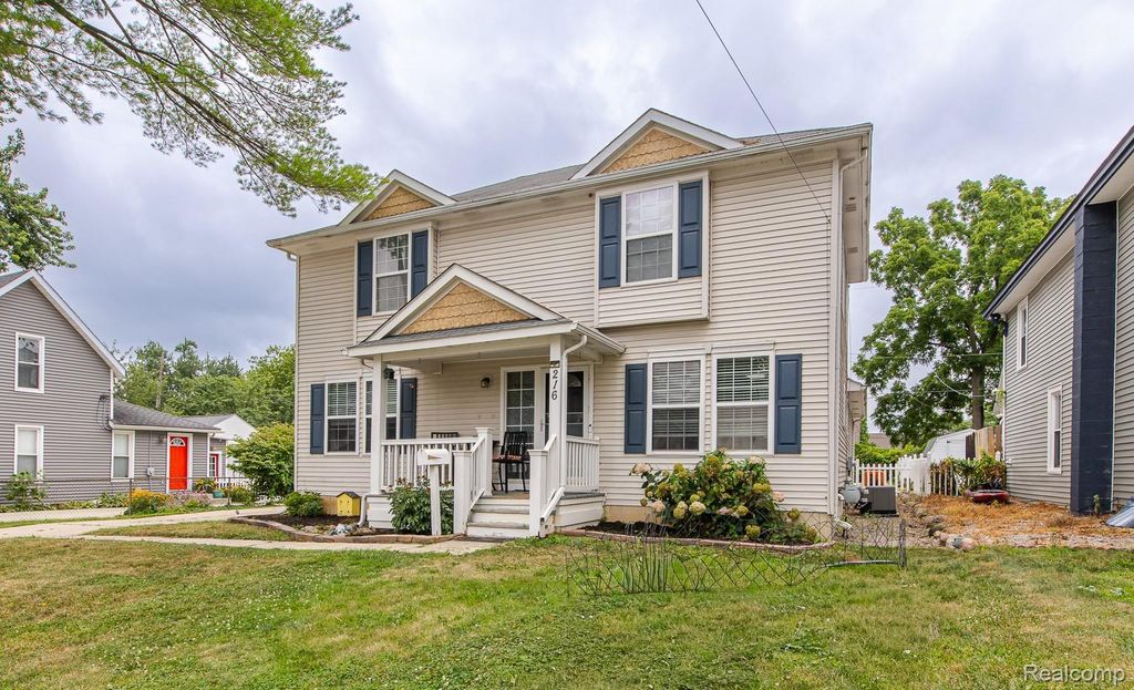 216 W Flint Street, Lake Orion