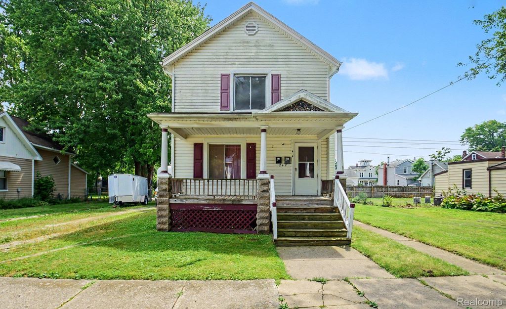 242 N Elizabeth Street, Marine City city