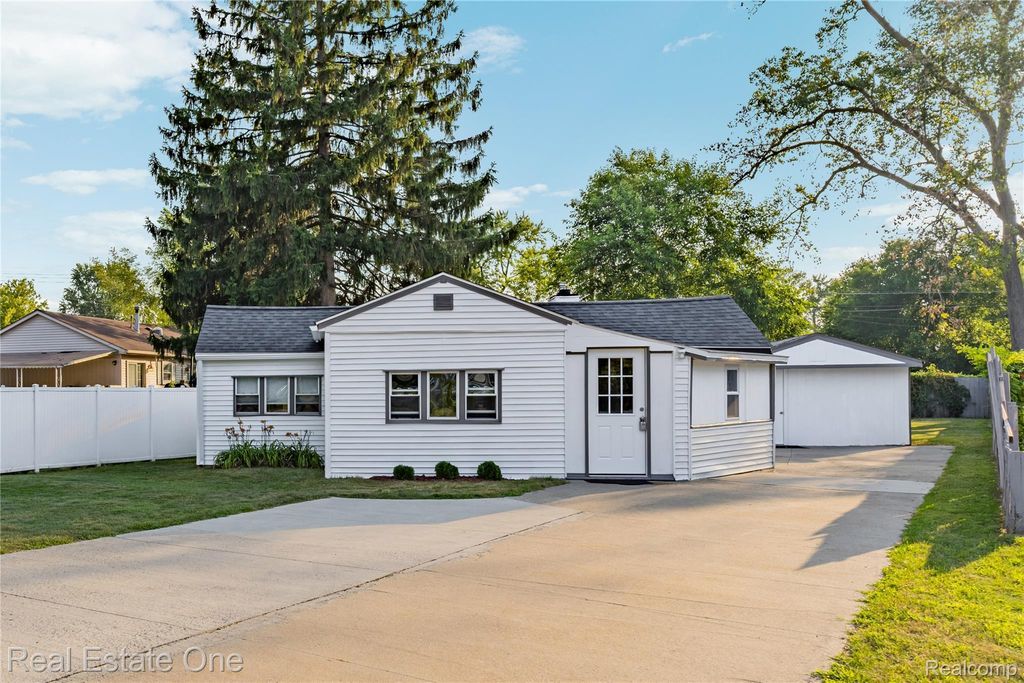 42735 Utica Road, Sterling Heights city