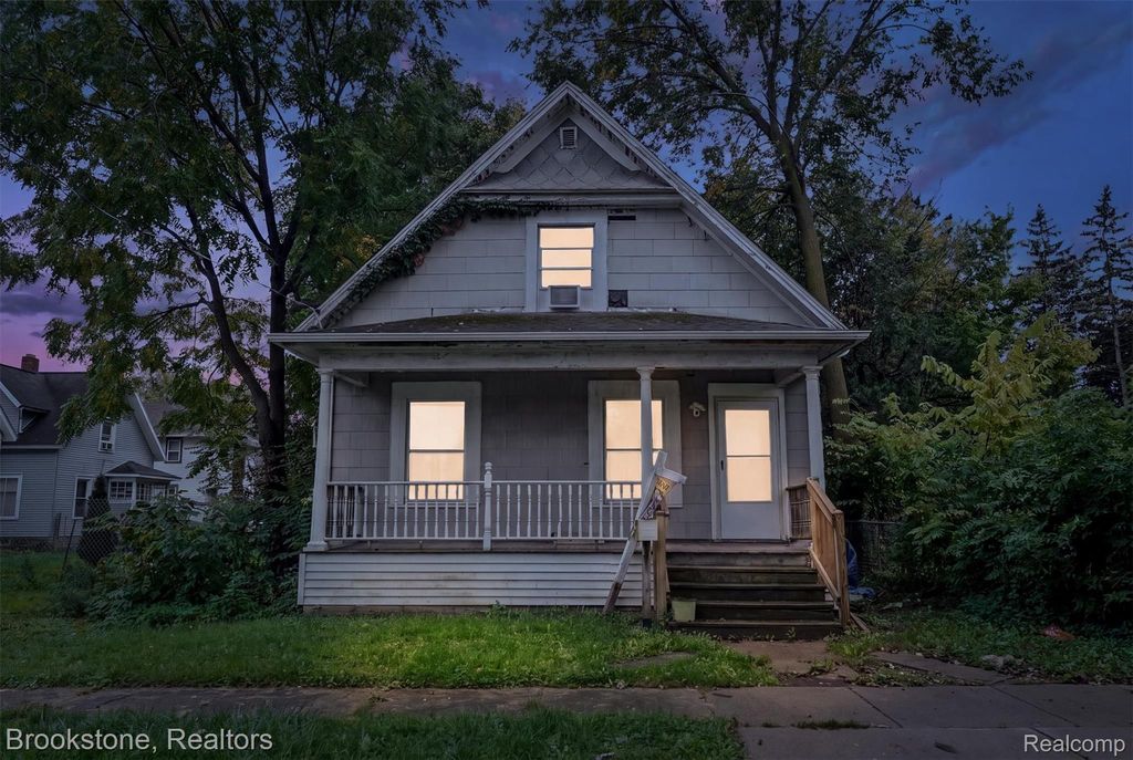1910 Prospect Street, Lansing