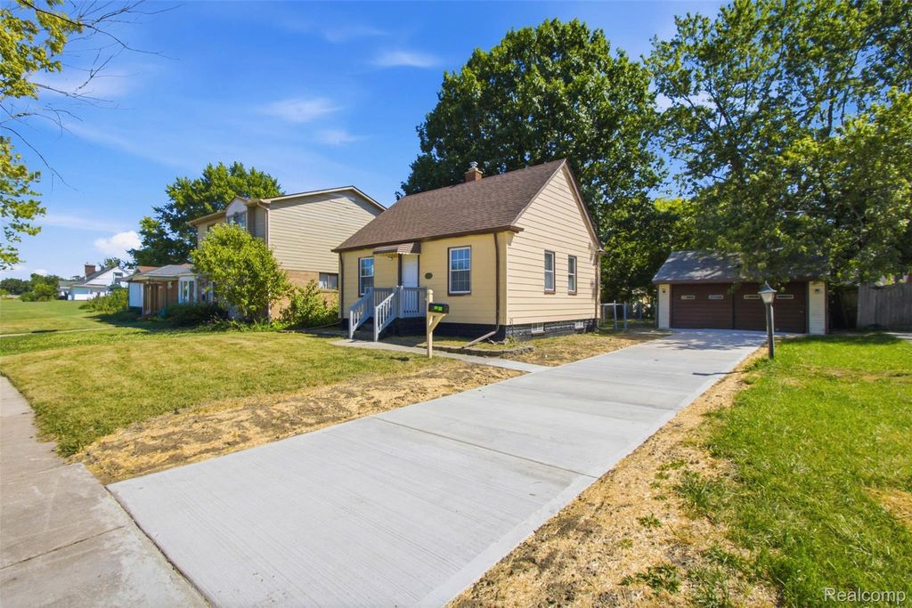 20600 Lennon Street, Harper Woods city