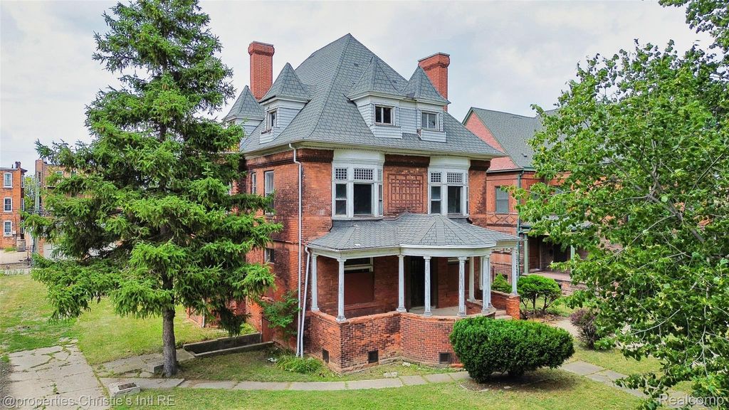 255 E Ferry Street, Detroit city