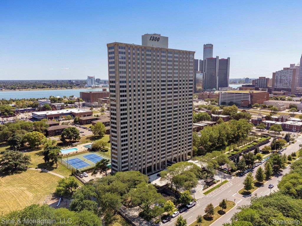 1300 E Lafayette Street 905, Detroit