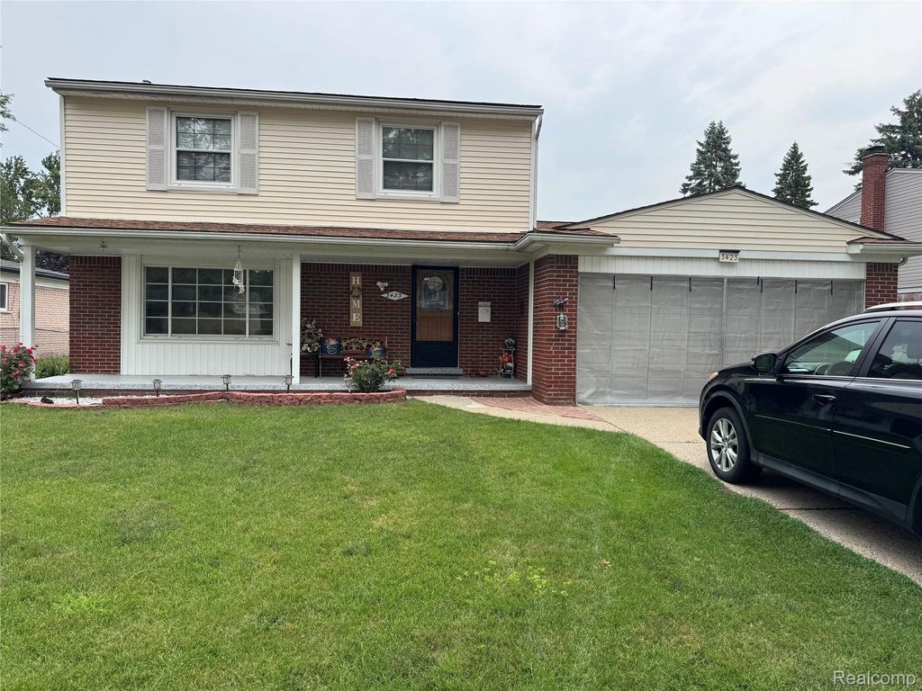 3423 Pall Drive, Warren city