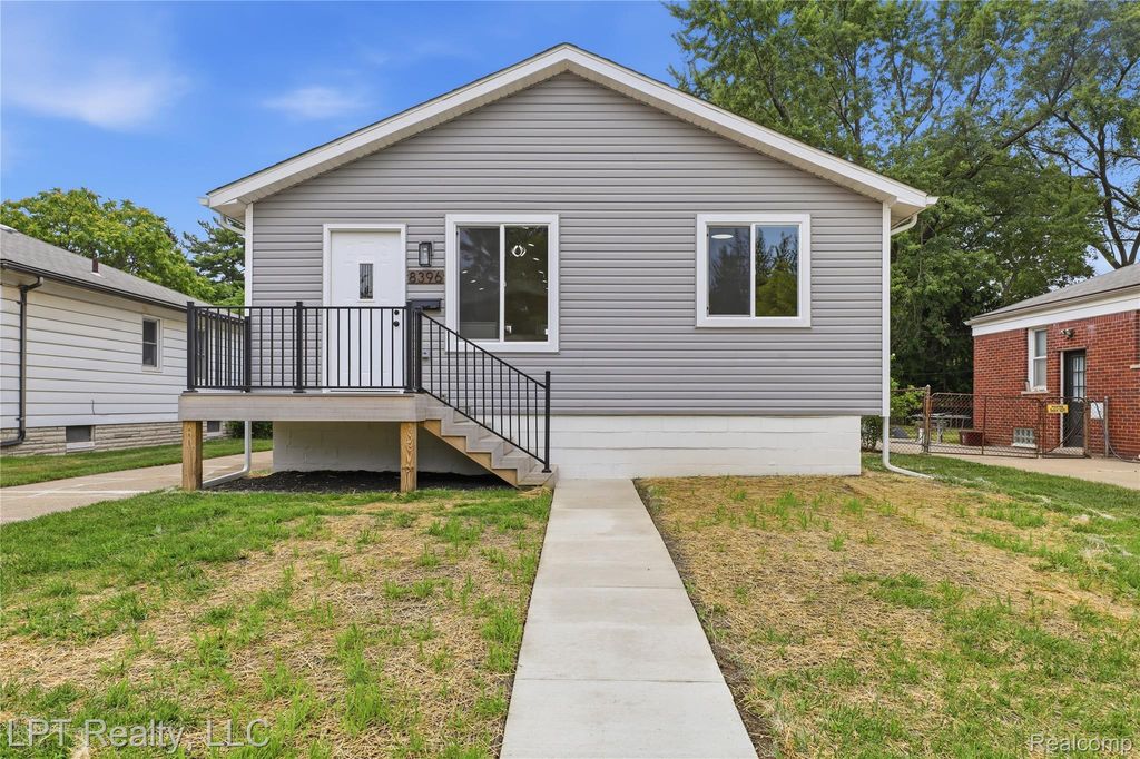 8396 Dale Street, Center Line