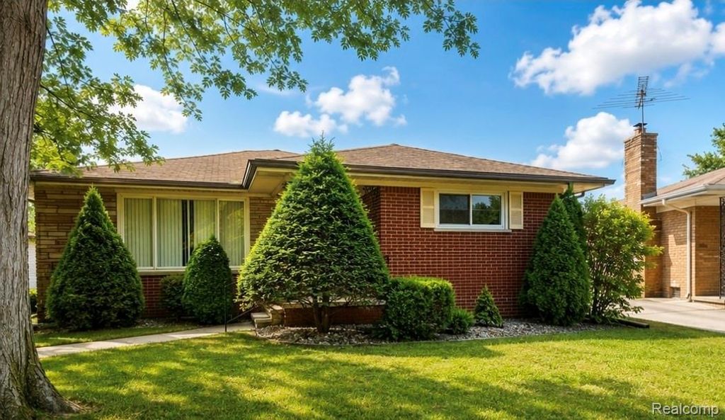 21240 Evergreen Street, St. Clair Shores