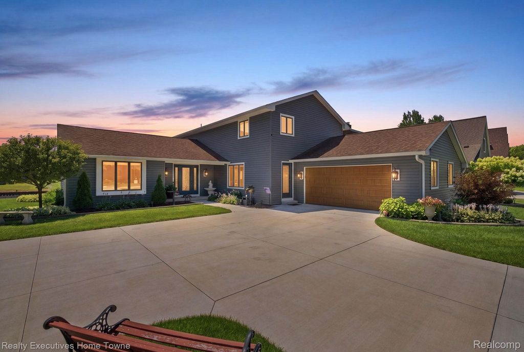 2900 Woodstock Circle, Port Huron city