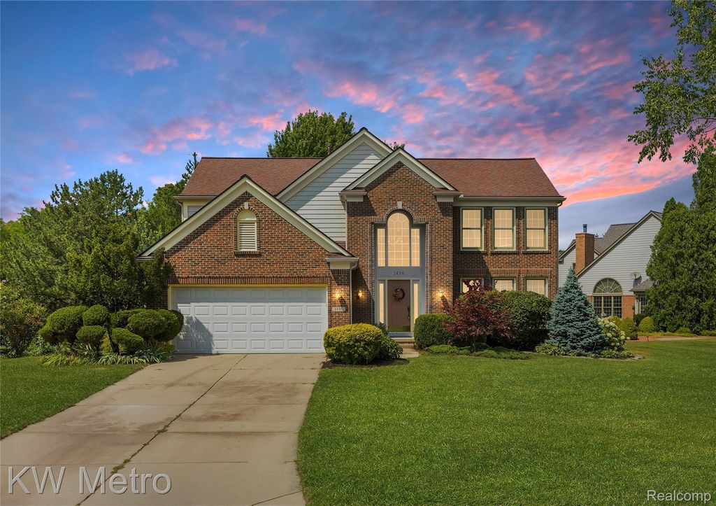 1496 Marina Pointe Boulevard, Orion charter township