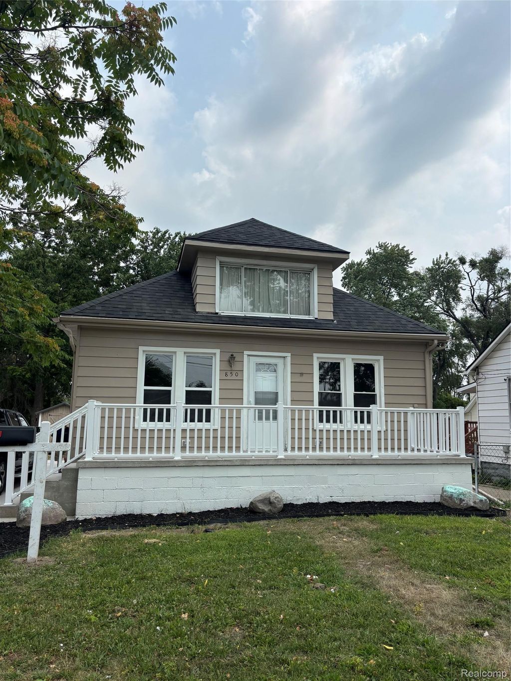 850 Montie Road, Lincoln Park city