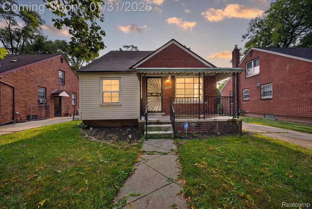 19490 Greenview Avenue, Detroit city