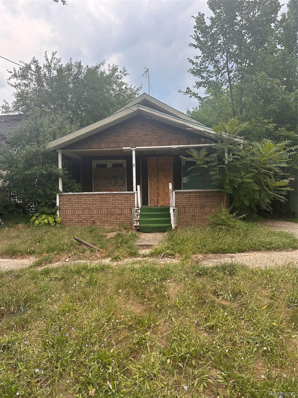 1633 New York Avenue, Flint city