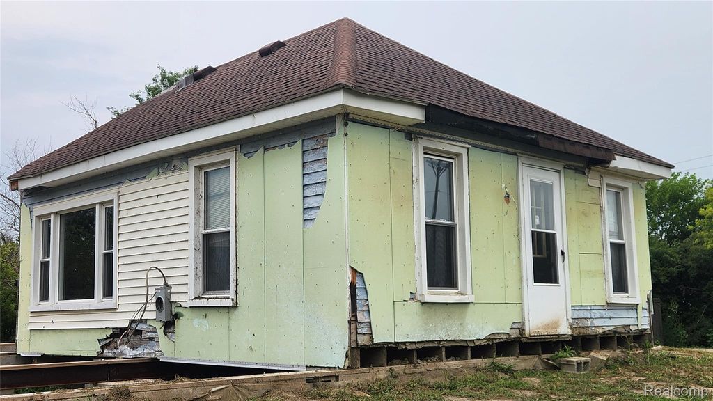 10781 Armstrong Road, Berlin charter township