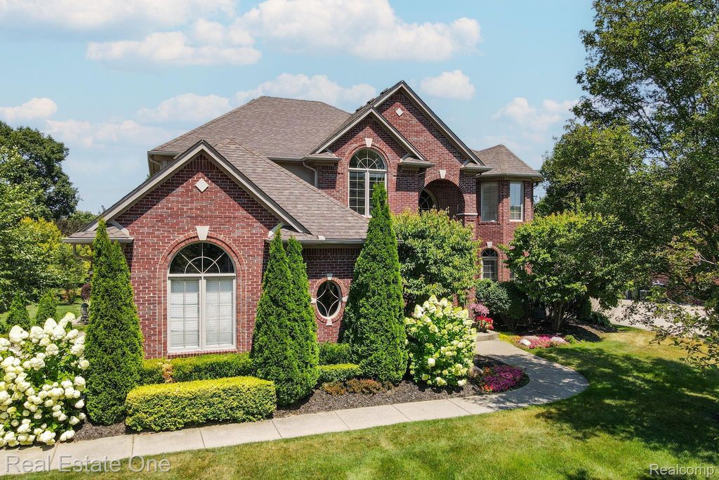 13255 Maple Lawn Drive, Shelby charter township