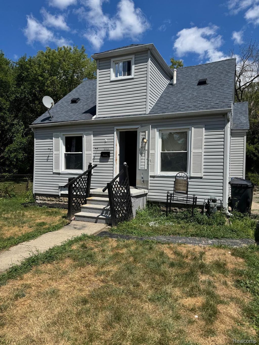 2216 Arlington Avenue, Flint