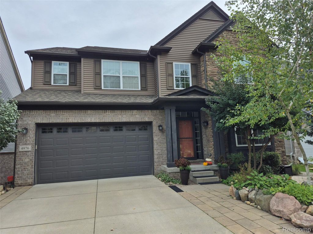 4976 W Stonegate Circle, Orion charter township