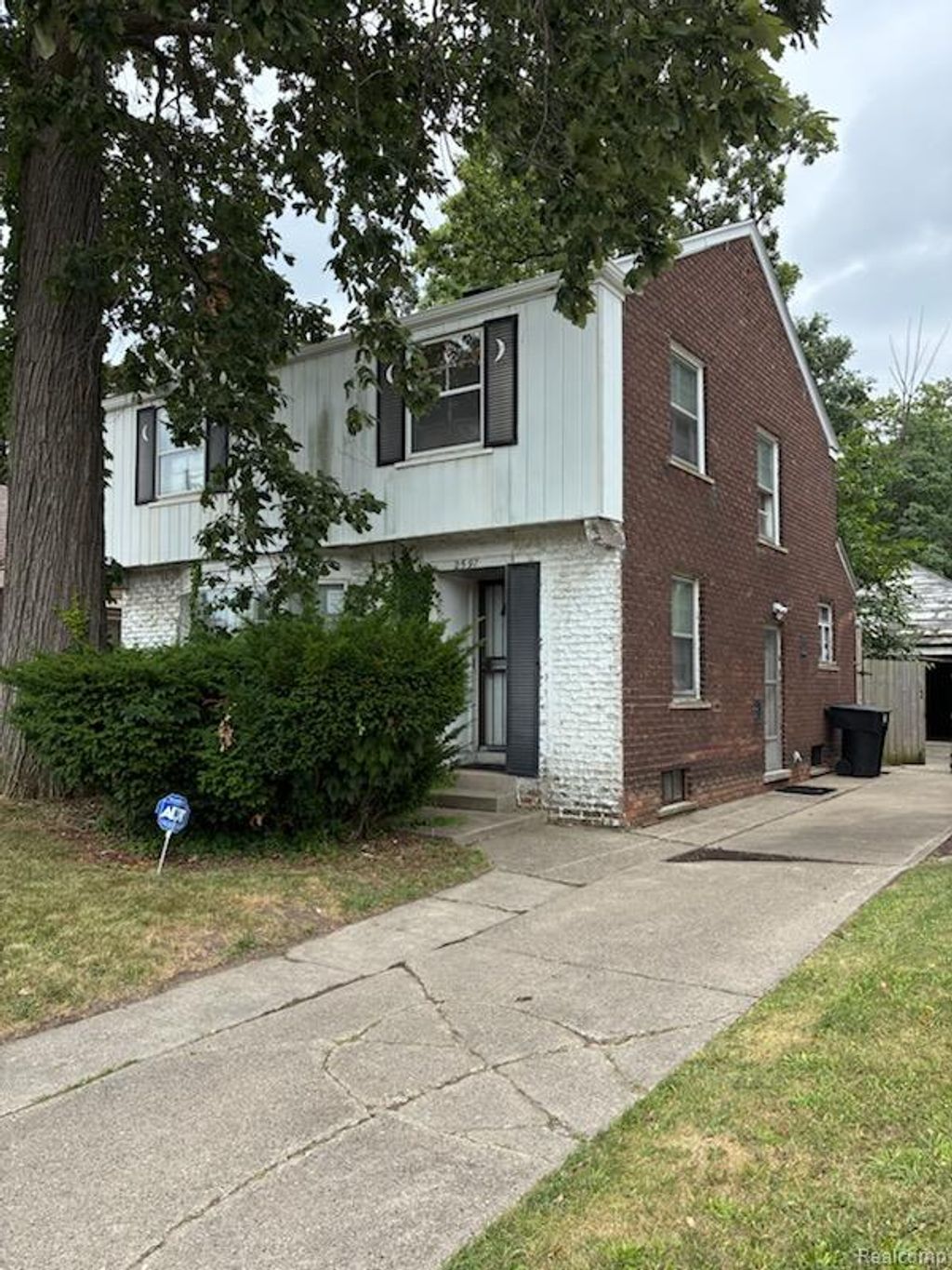 2597 W 8 Mile Road, Detroit