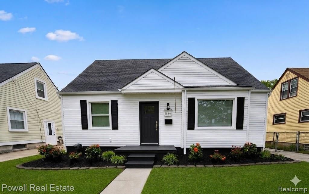 25246 Hayes Rd, Roseville city