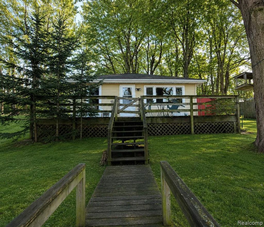 31337 E Baseline Road, Pine Grove township