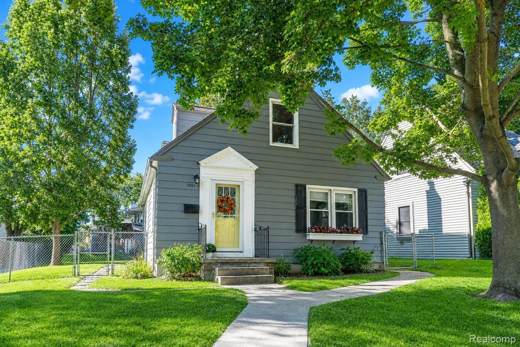 2001 Dexter Avenue, Ann Arbor
