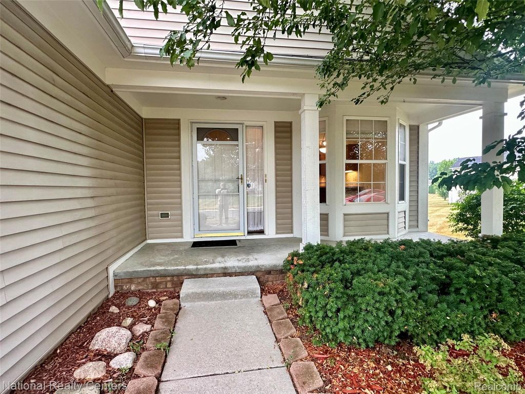 5164 Sandalwood Circle, Grand Blanc charter township