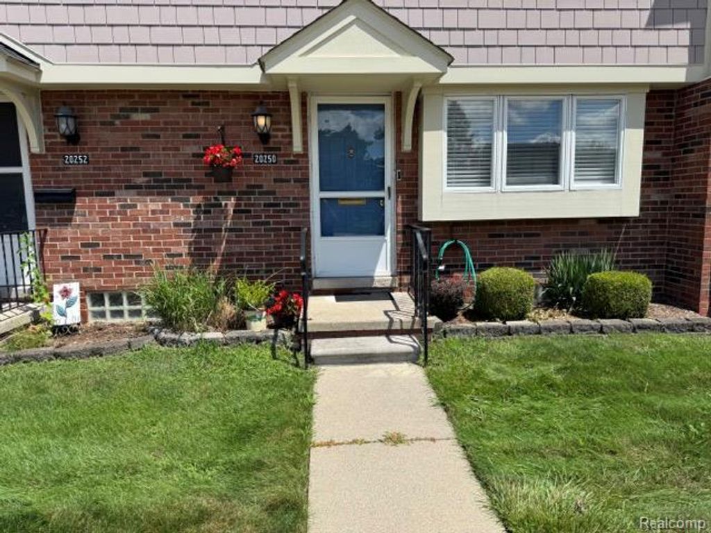 20250 Great Oaks Circle, Clinton charter township