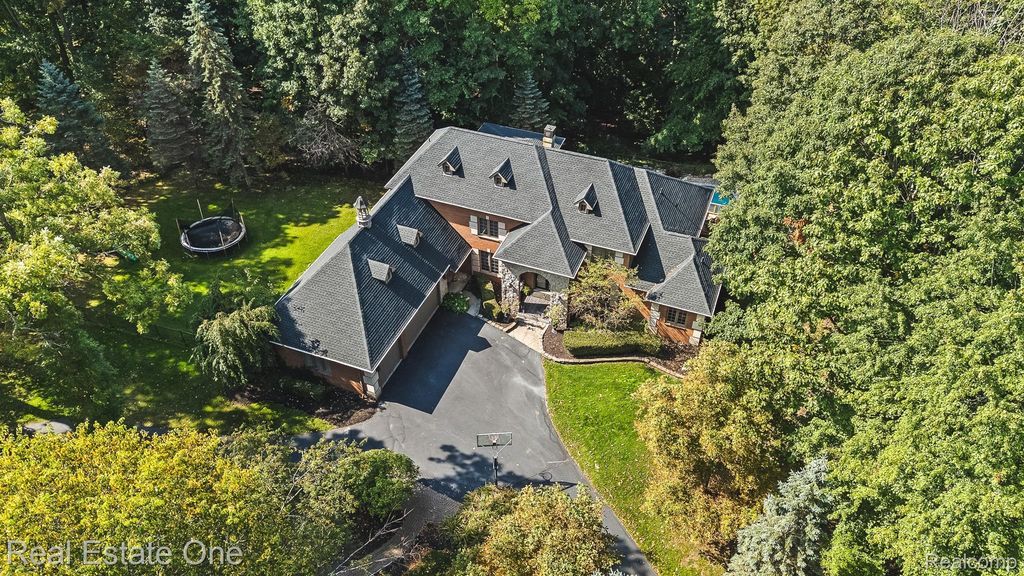 7798 Fieldstone Ridge, Clarkston