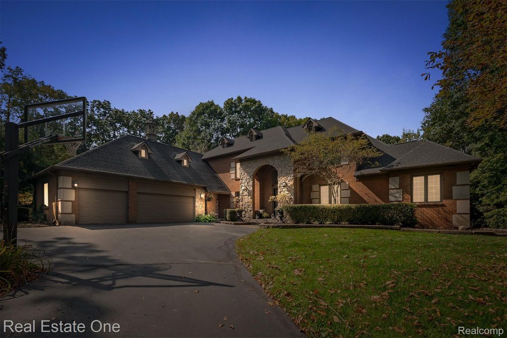 7798 Fieldstone Ridge, Clarkston