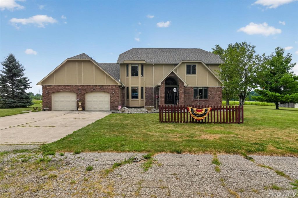 10454 E Bristol Road, Davison